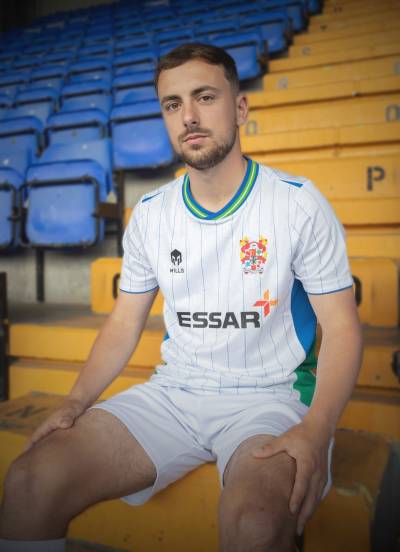 tranmere_rovers_25_26_mills_home_kit_ a.jpg